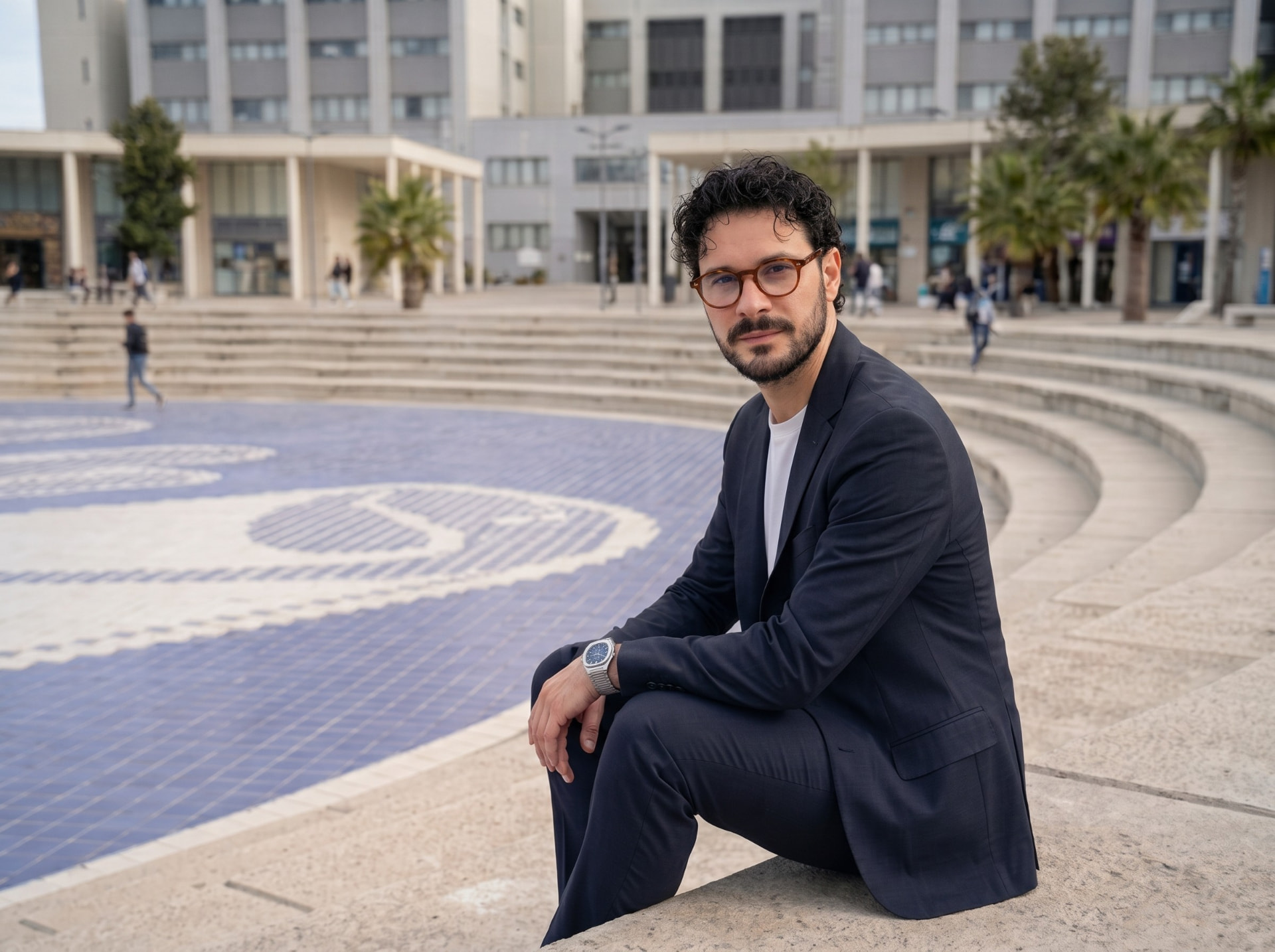 Dr. Martín Sánchez-Gómez en la plaza de la Universitat Jaume I